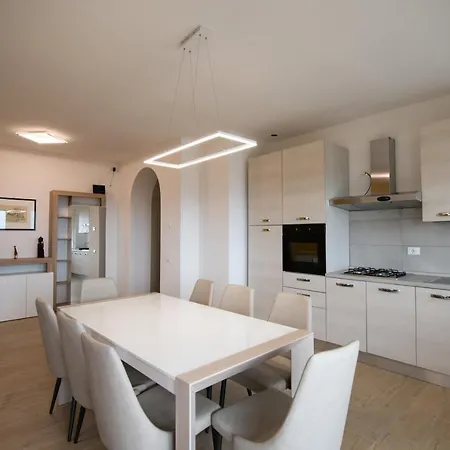 Apartment Lakeview